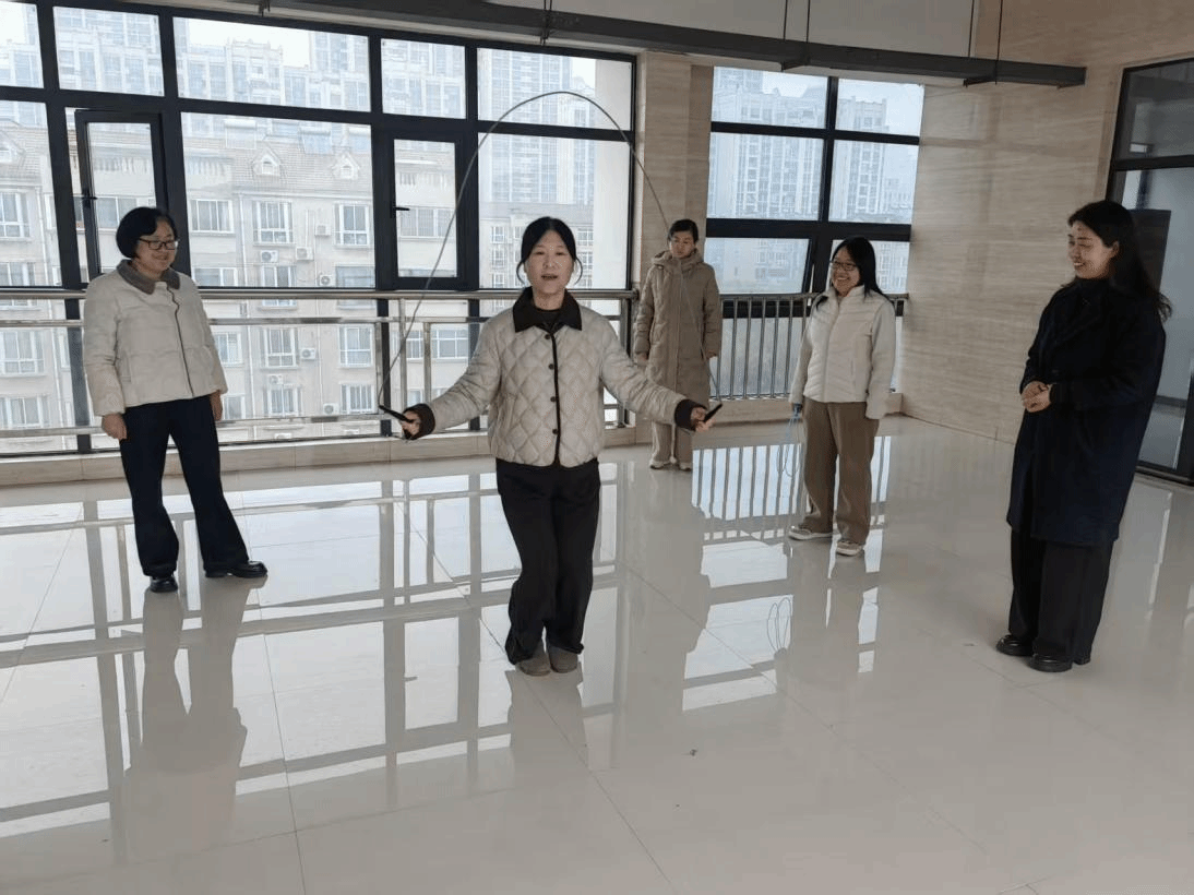基建管理处女教工举行“三八”妇女节跳绳比赛-许昌学院基建管理处(新校区建设指挥部办公室)